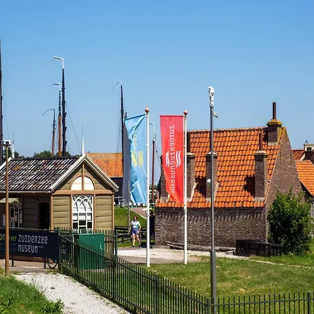 Modern On The Ijsselmeer 엥크휘젠
